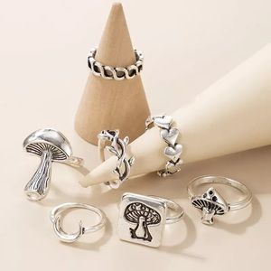 7pcs/set Vintage Silver Color Mushroom Joint Ring Set Women Heart Party Jewelry